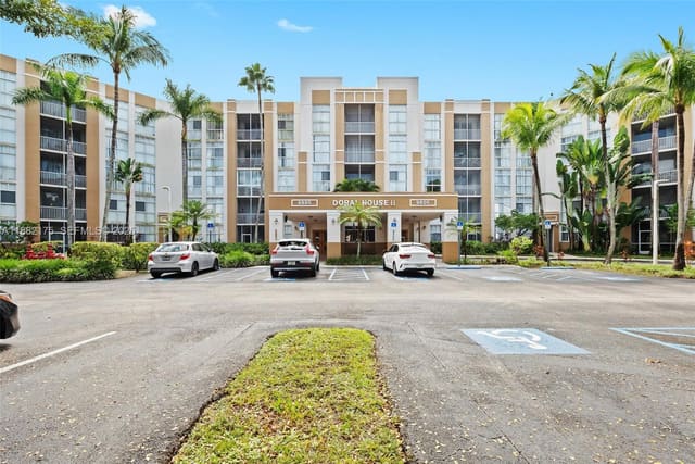 9805 NW 52nd Street 216, Doral House, Doral, FL