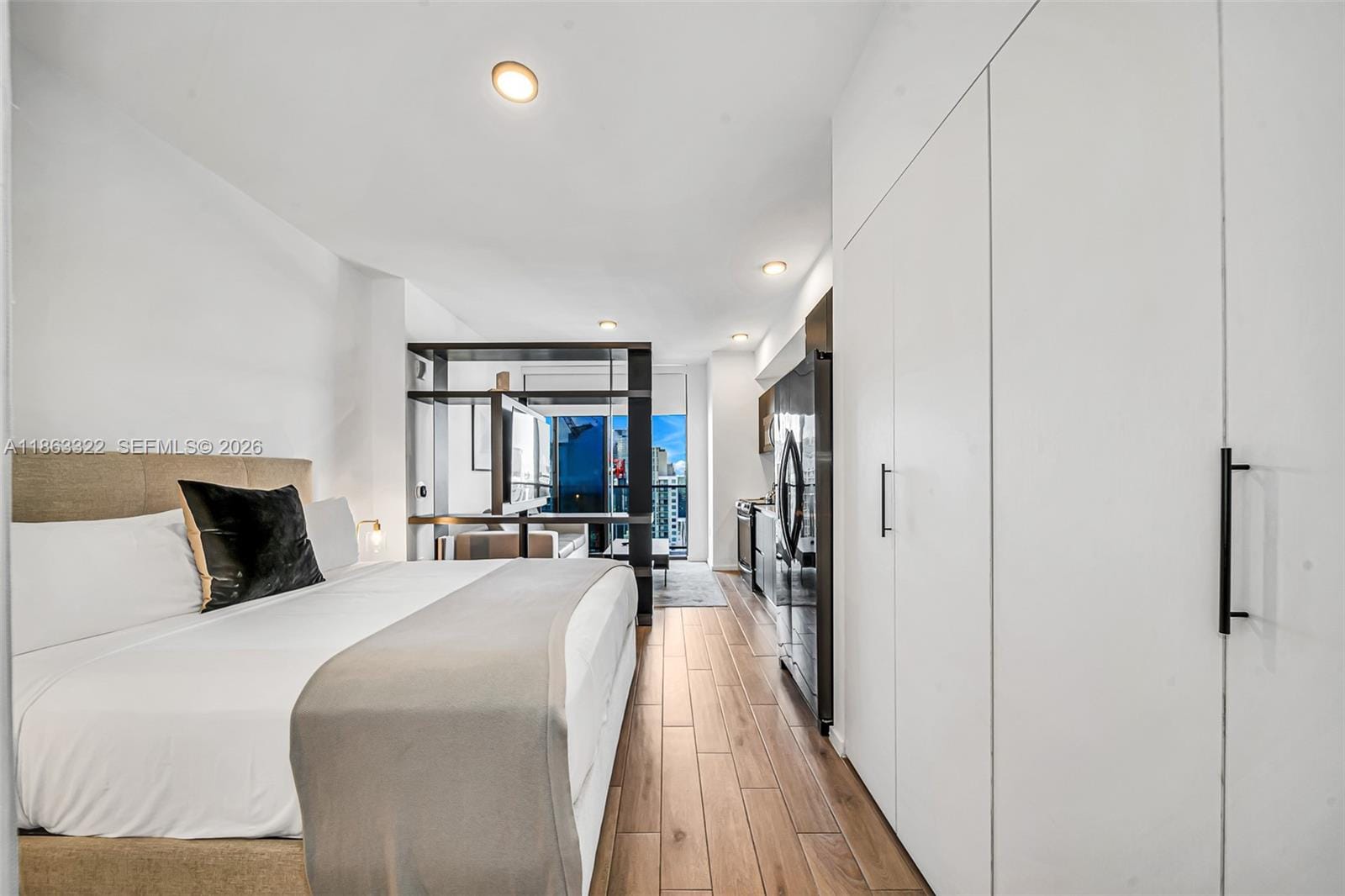 398 NE 5 4416 4416 — photo 8