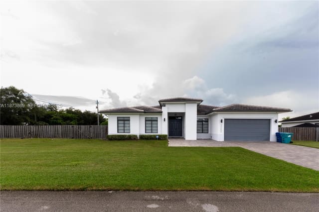 32352 SW 199th Place, sold in Oakwood Grove, Homestead, FL