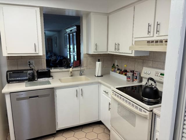 7431 NW 1st Street 401, Margate, FL 33063