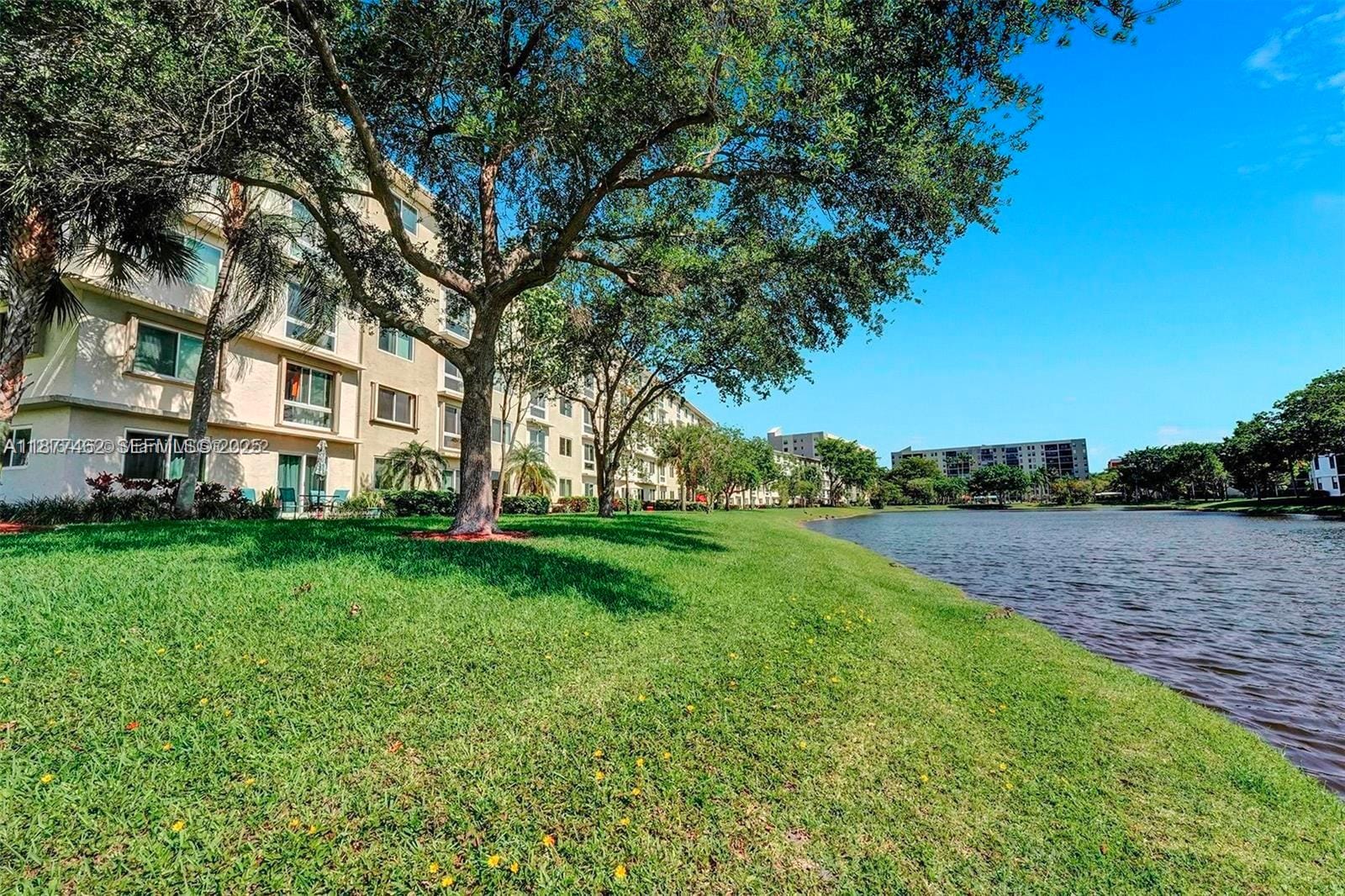 2106 S Cypress Bend Drive 107, Pompano Beach, FL 33069 photo 25
