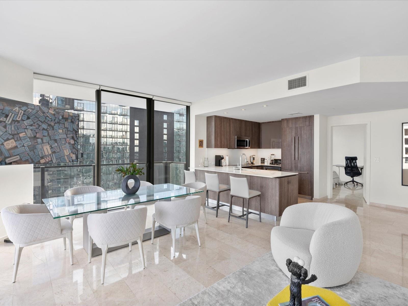 68 SE 6th Street 3201, Miami, FL 33131 photo 13