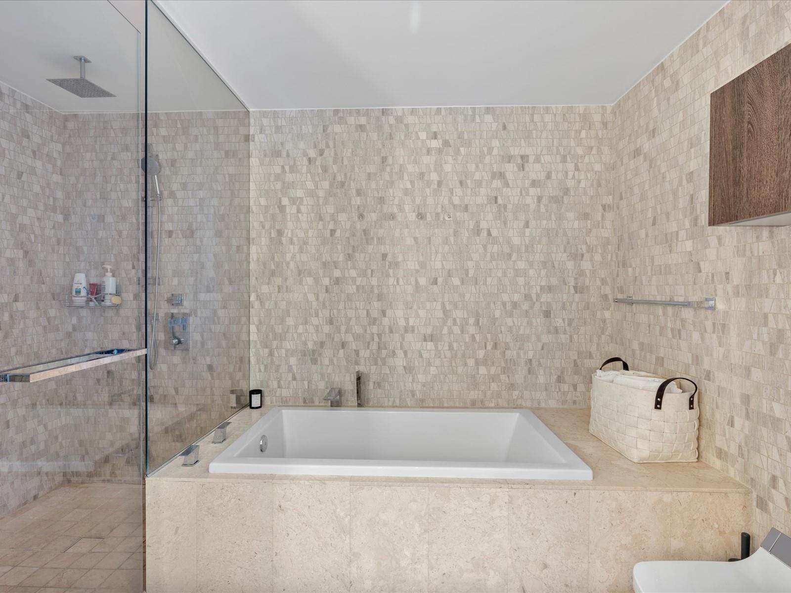 68 SE 6th Street 3201, Miami, FL 33131 photo 19