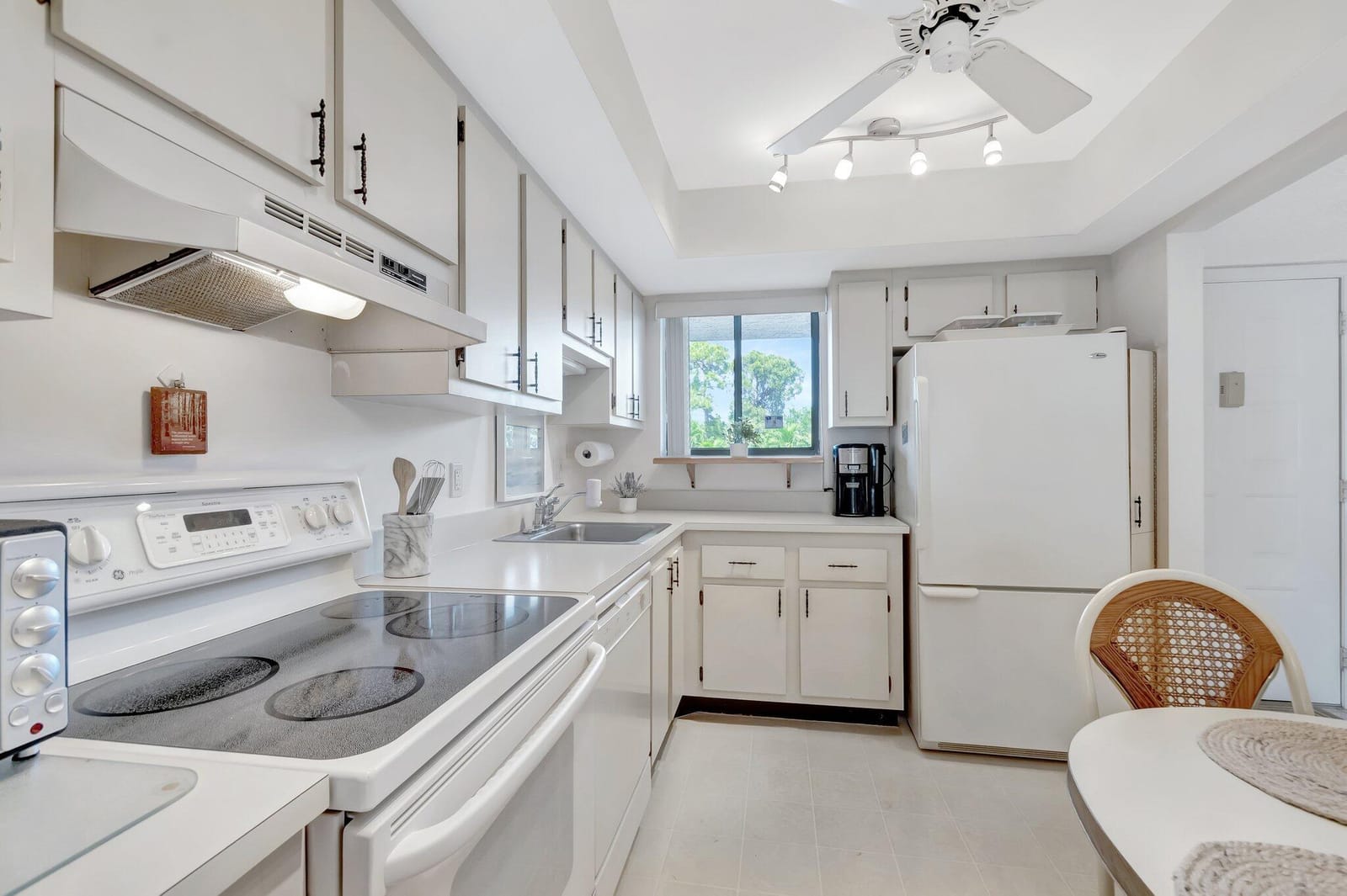 3154 Via Poinciana 211, Lake Worth, FL 33467 photo 5