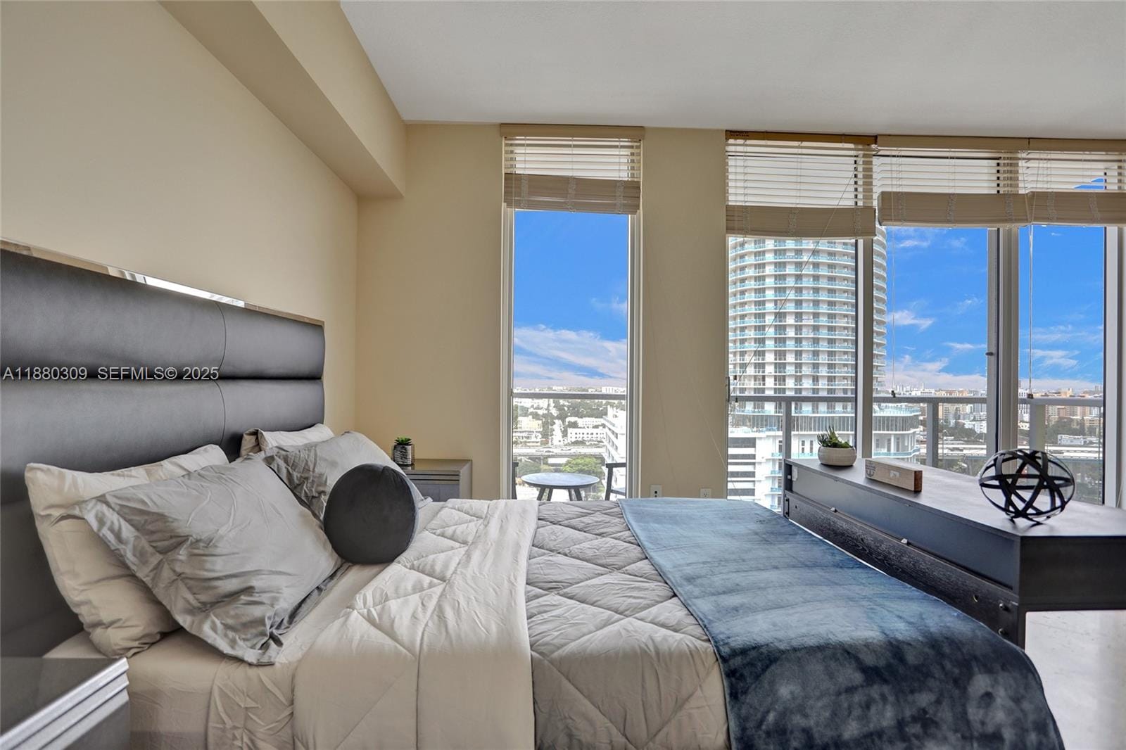 185 SW 7th Street 1600, Miami, FL 33130 photo 14