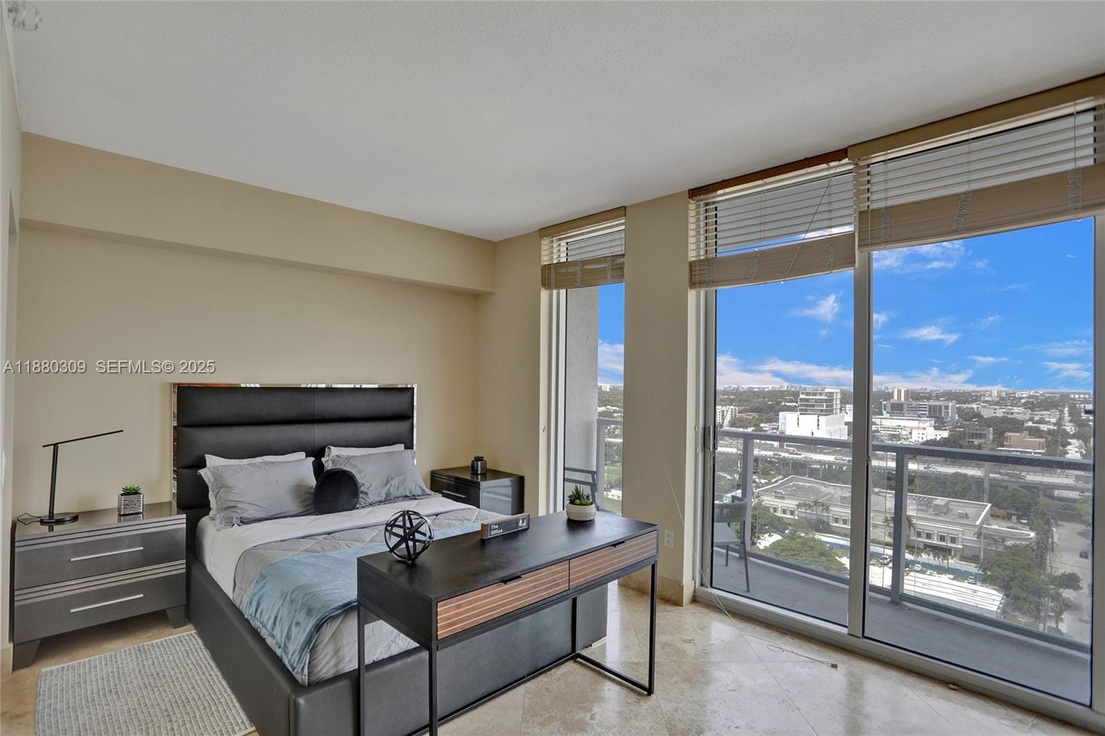 185 SW 7th Street 1600, Miami, FL 33130 photo 8