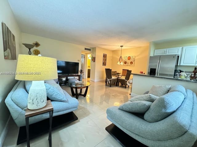 5300 Washington Street I208, Hollywood, FL 33021