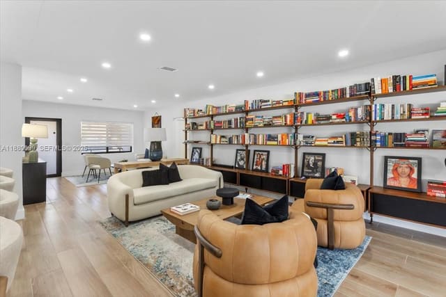 1724 SW 10th Street, Miami, FL 33135