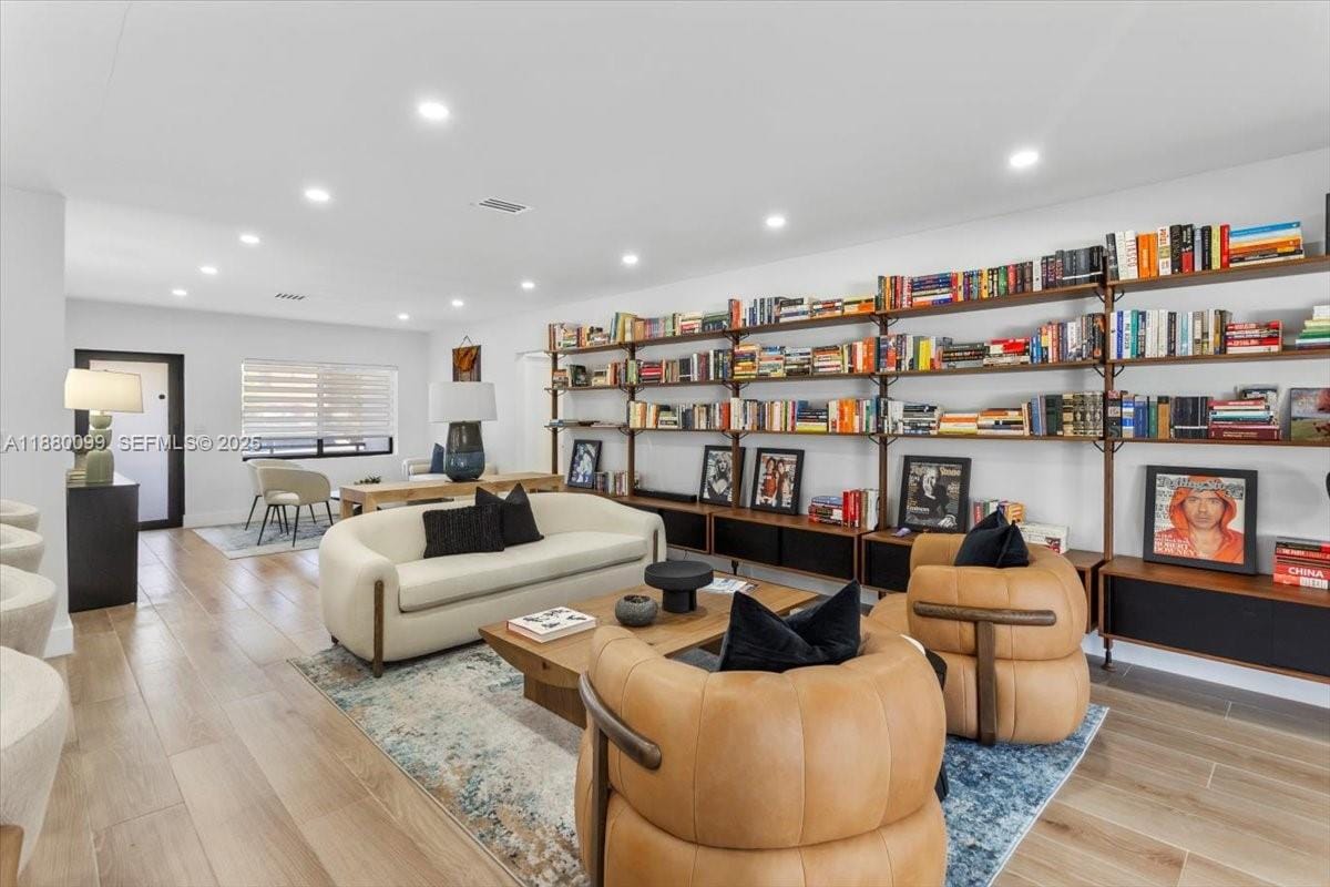 1724 SW 10th Street, Miami, FL 33135