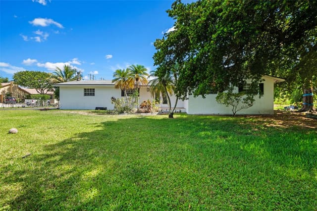 17611 SW 66th Street, Southwest Ranches, FL 33331