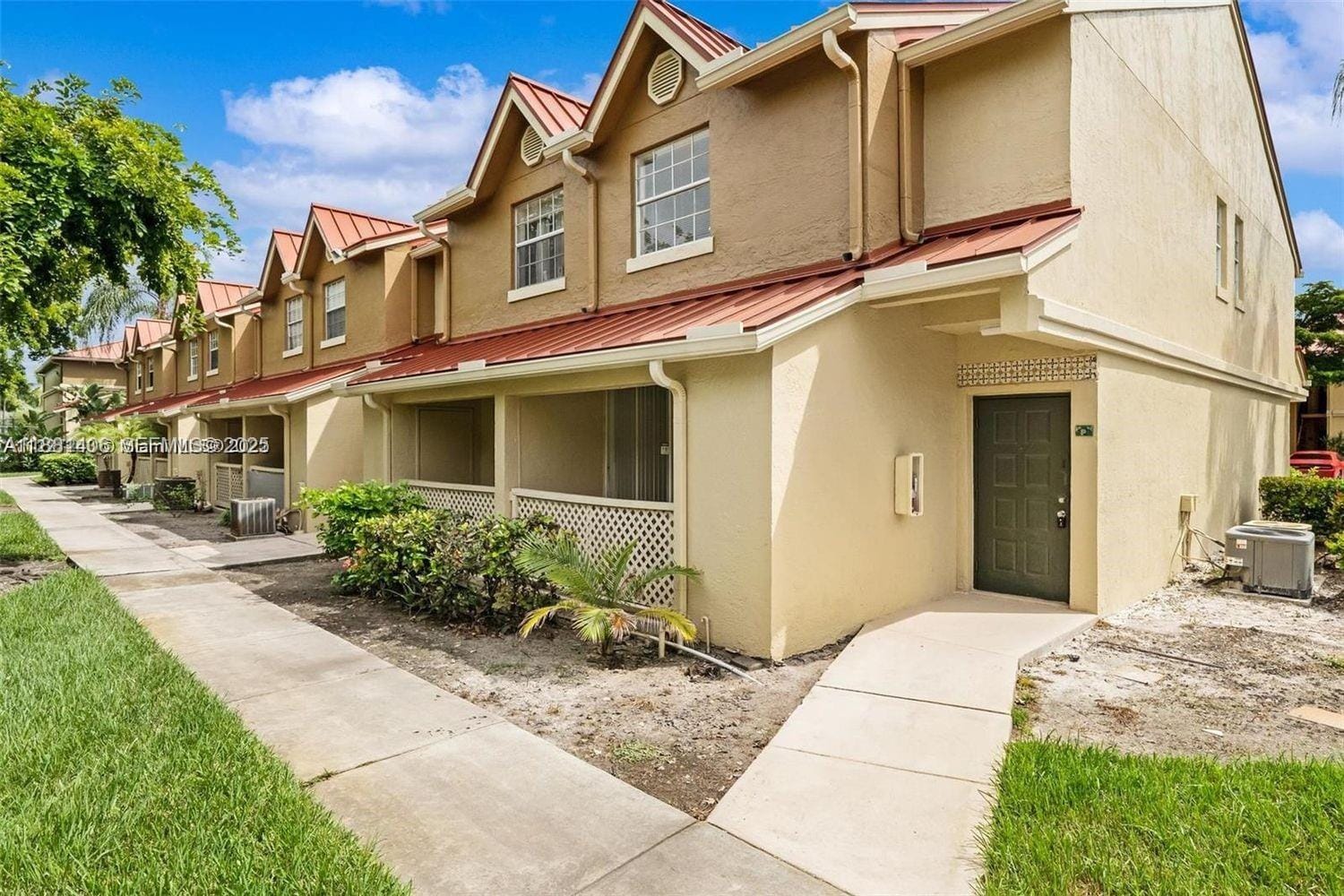 18352 NW 68th Avenue P, Miami Gardens, FL 33015