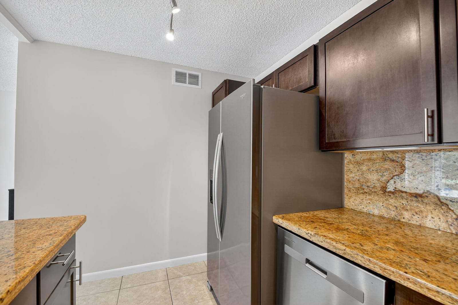 1002 Green Pine Boulevard C2, West Palm Beach, FL 33409 photo 14