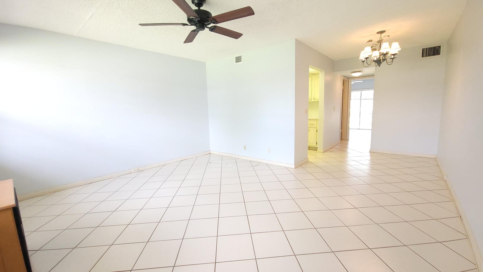 215 Canterbury J — photo 2