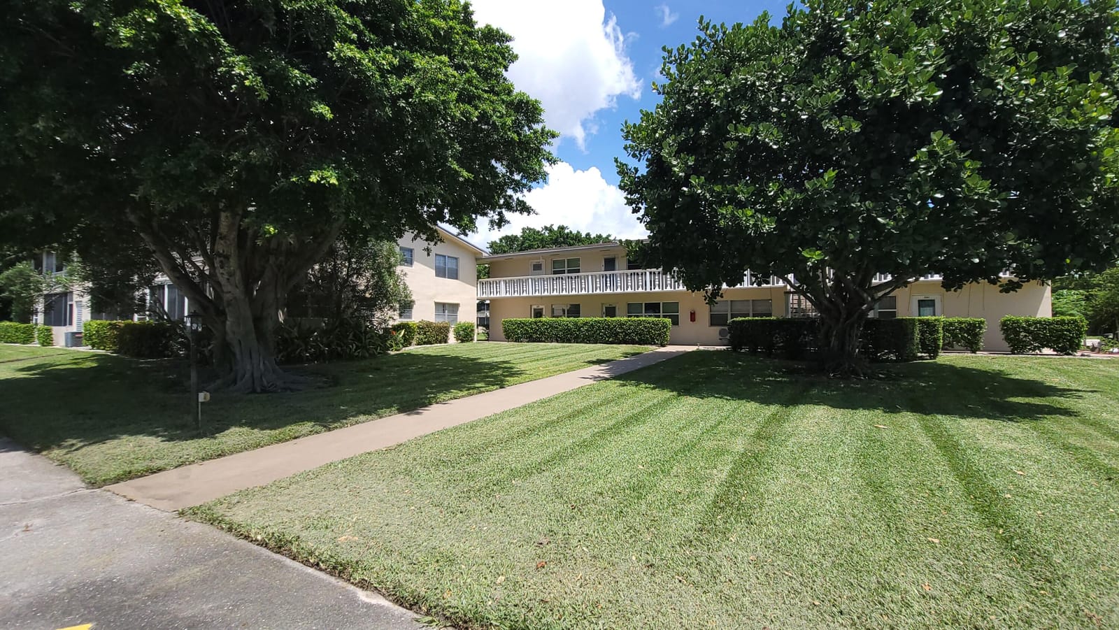 215 Canterbury J, West Palm Beach, FL 33417 photo 16
