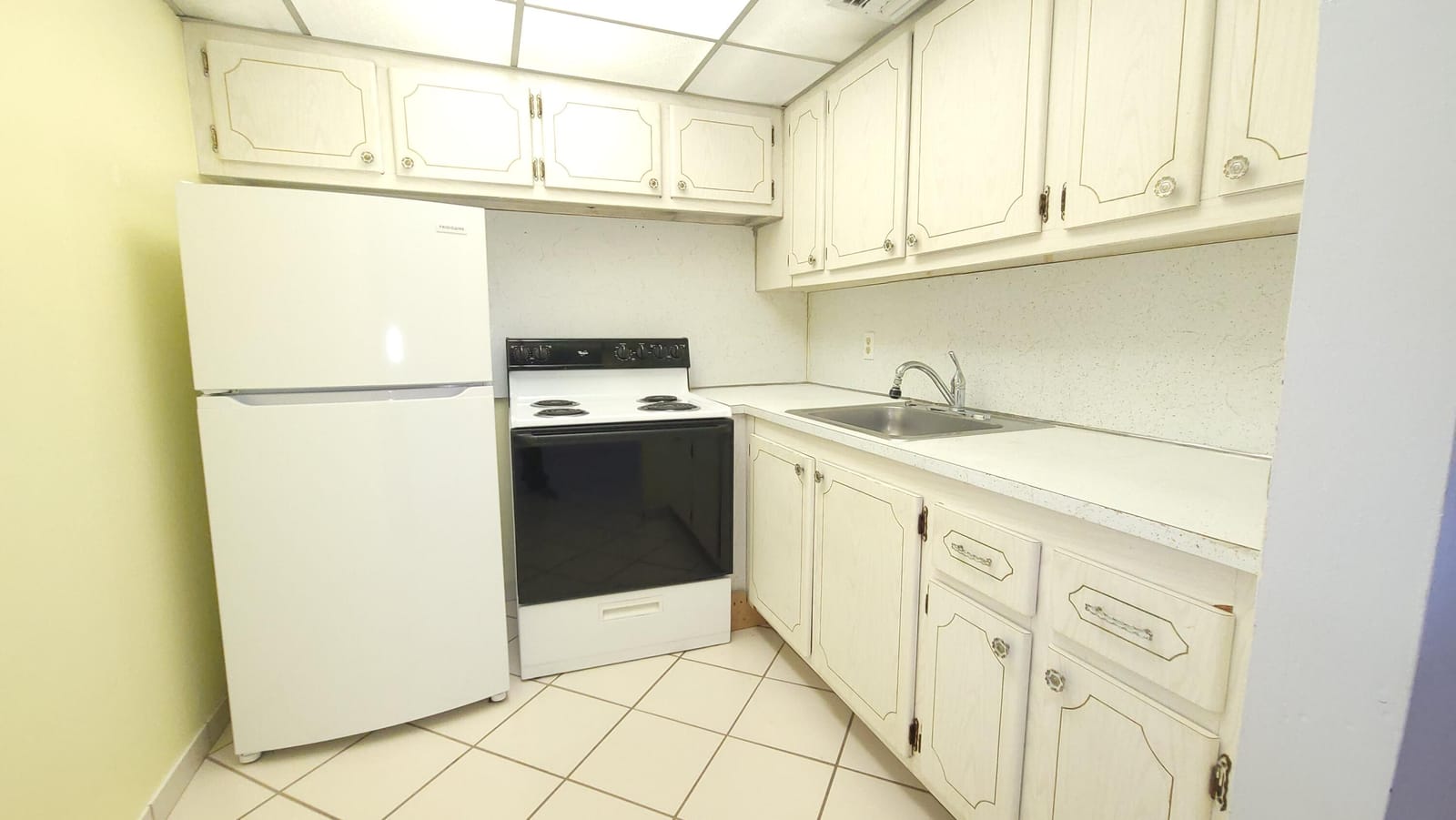 215 Canterbury J — photo 5