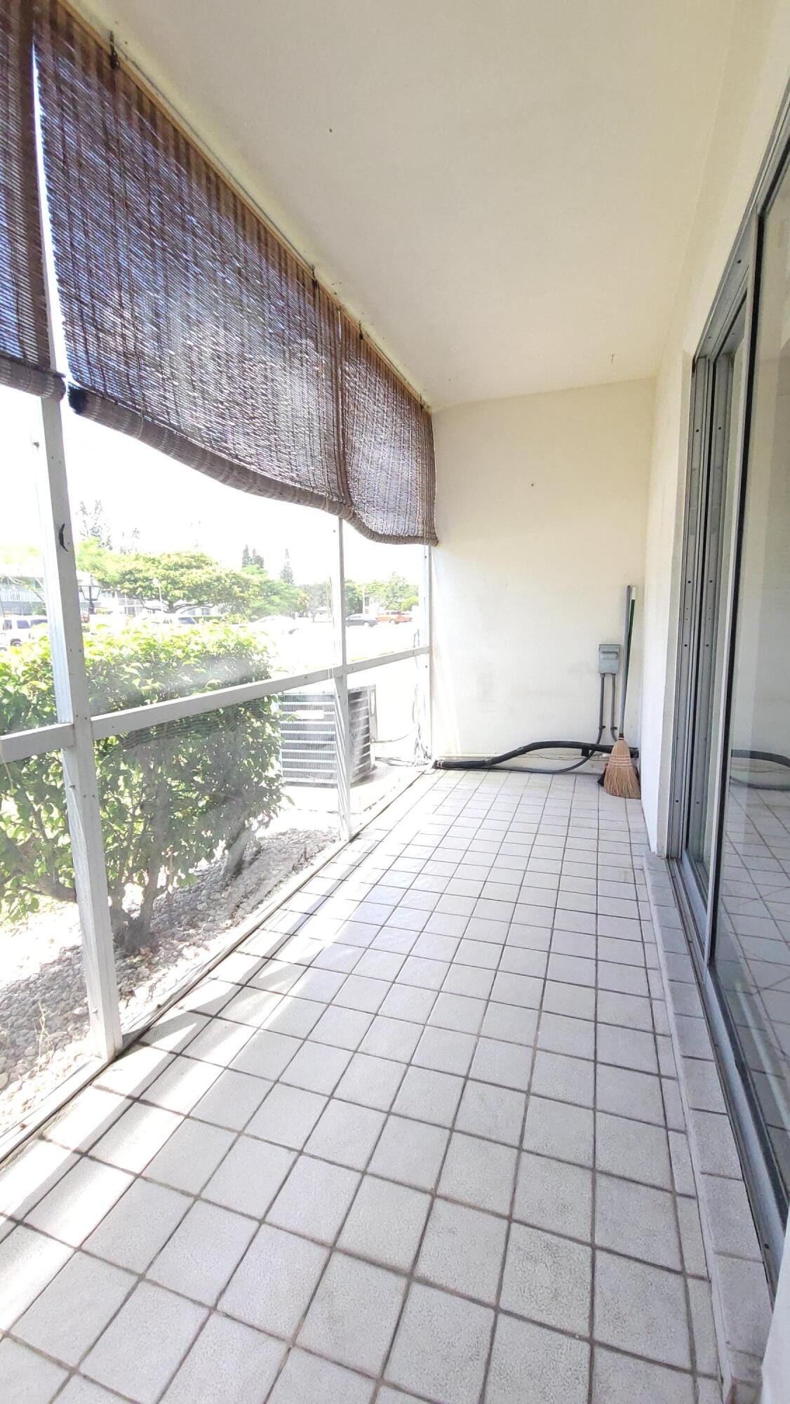 215 Canterbury J — photo 10