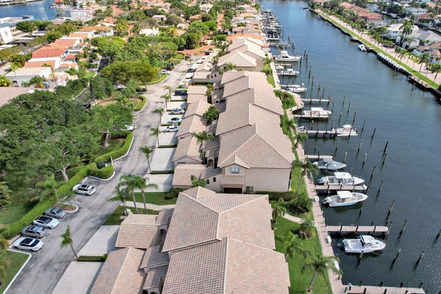 240 Captains Walk 510, sold in Captains Walk, Delray Beach, FL