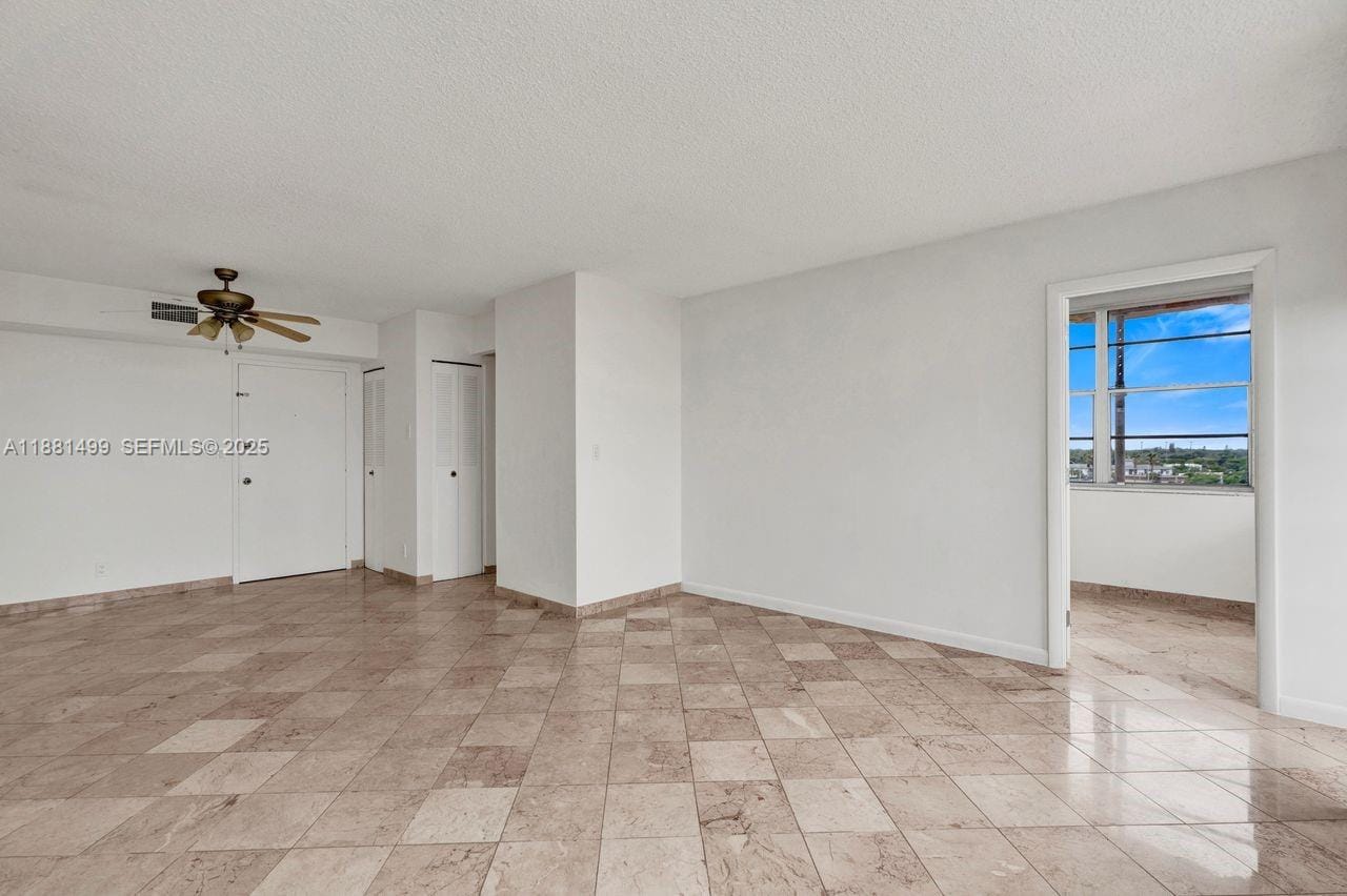 2025 NE 164th Street 716 — photo 12