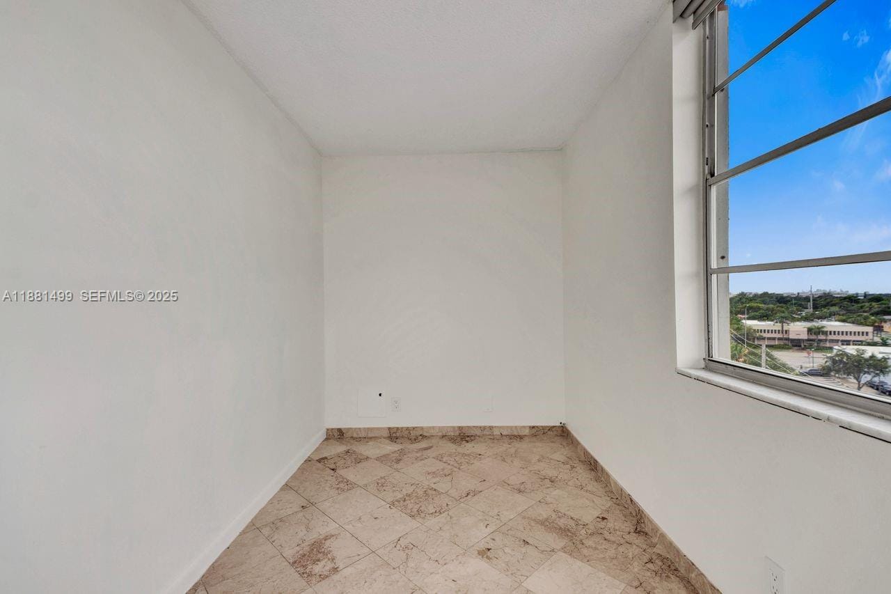 2025 NE 164th Street 716, North Miami Beach, FL 33162 photo 14