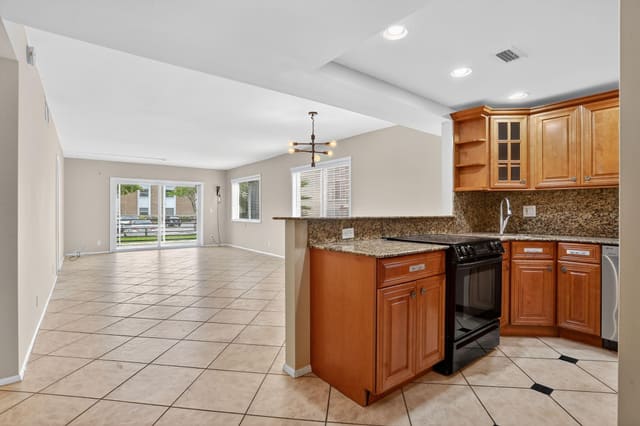 3050 NE 16th Avenue 107, sold in River Terrace, Oakland Park, FL