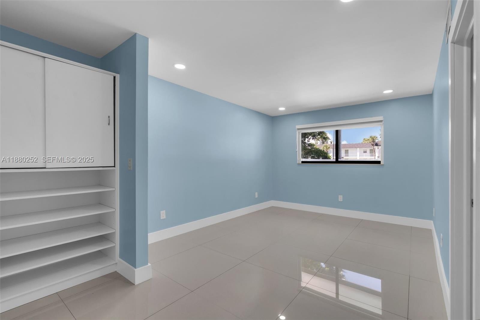 168 Granada Drive, Palm Springs, FL 33461 photo 17