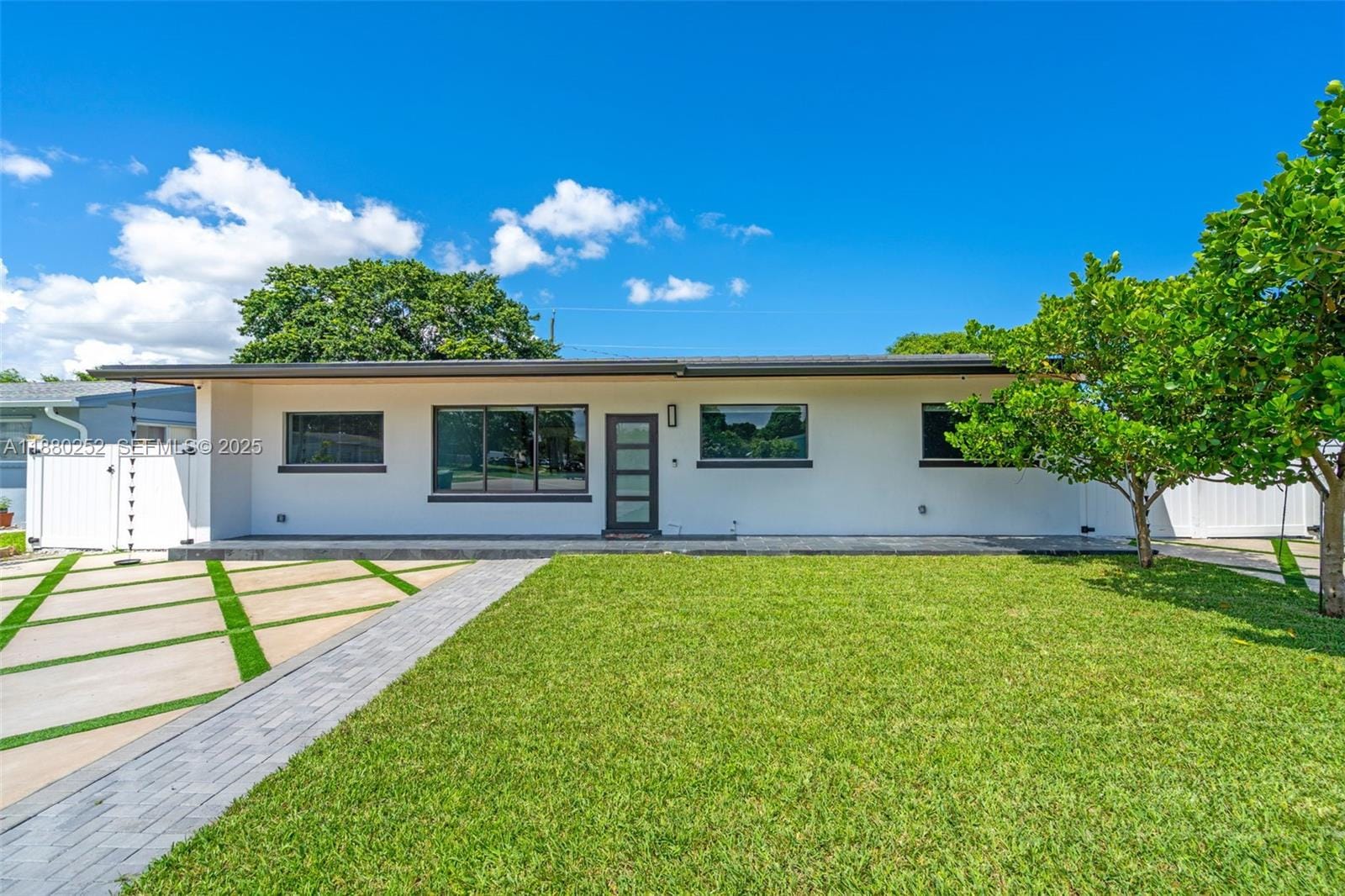 168 Granada Drive — photo 3