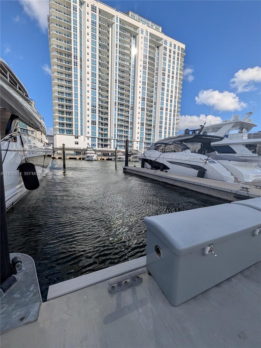 17211 Biscayne Slip 75 Boulevard, North Miami Beach, FL 33160
