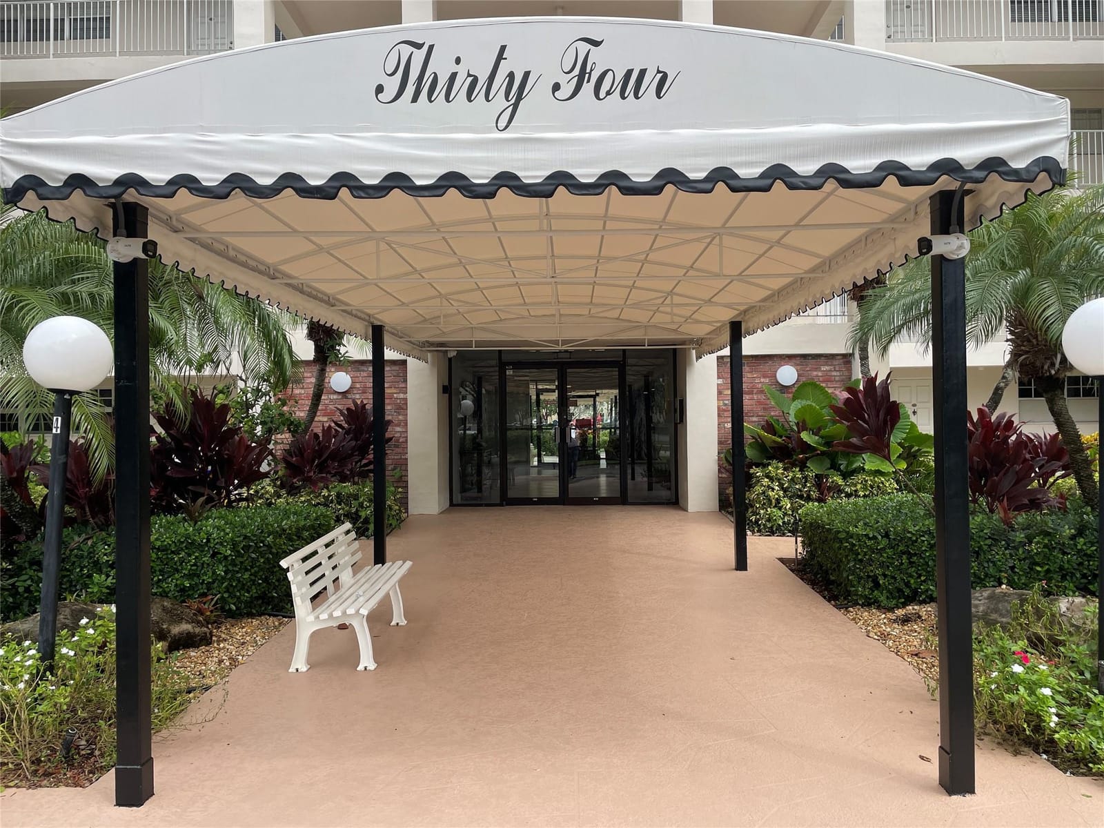 3051 S Palm Aire Drive 204 — photo 7