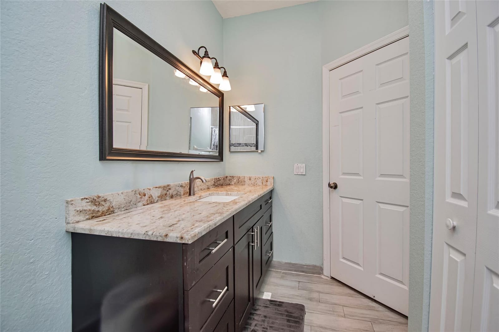 8805 S Isles Circle, Tamarac, FL 33321 photo 19