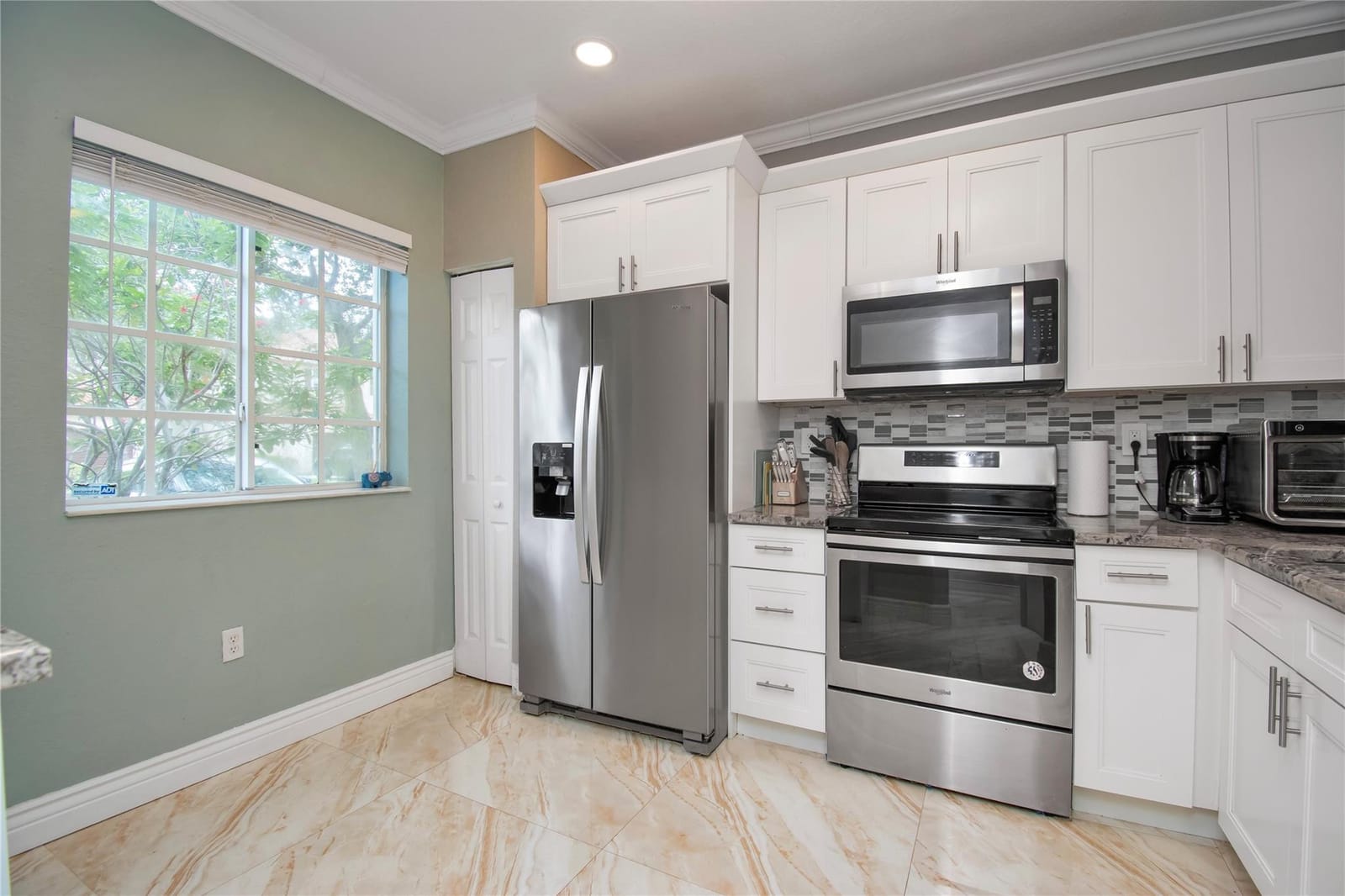 8805 S Isles Circle, Tamarac, FL 33321 photo 4