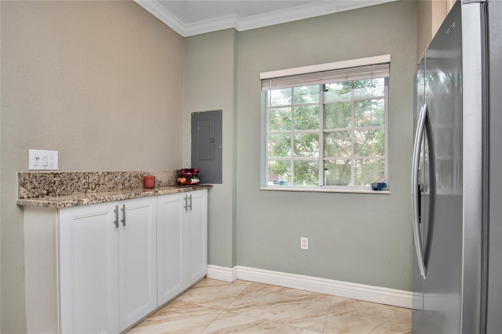 8805 S Isles Circle, Tamarac, FL 33321 photo 6