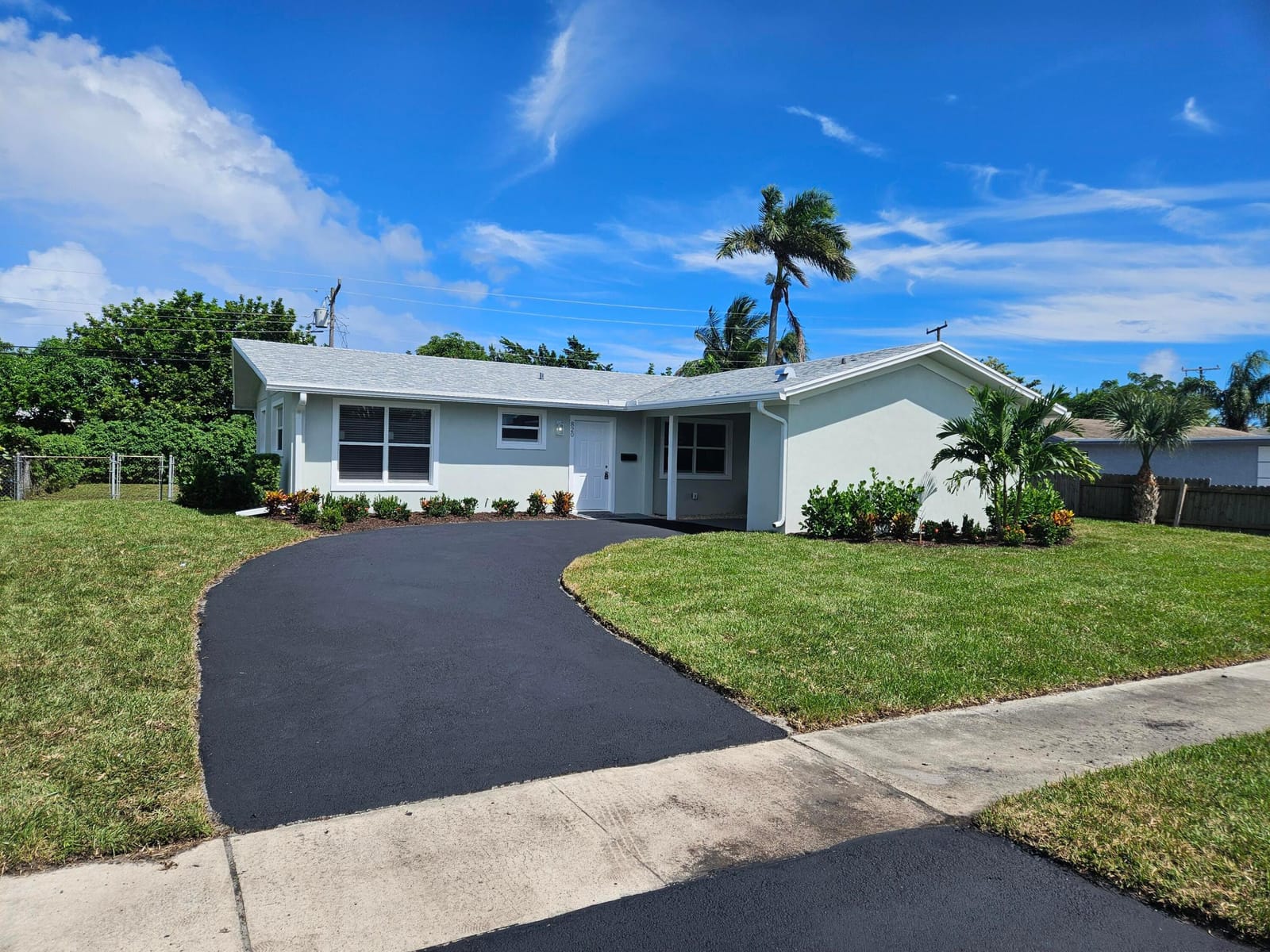 820 S Mangonia Circle, West Palm Beach, FL 33401