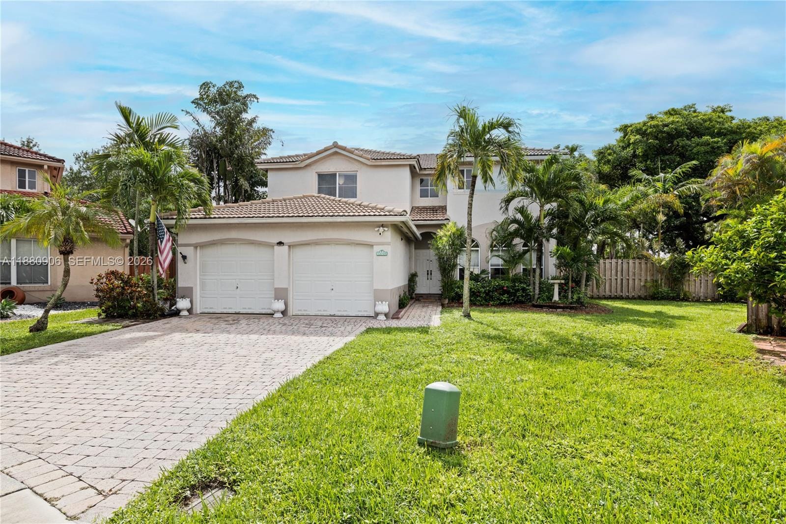 13704 S Garden Cove Circle, Davie, FL 33325