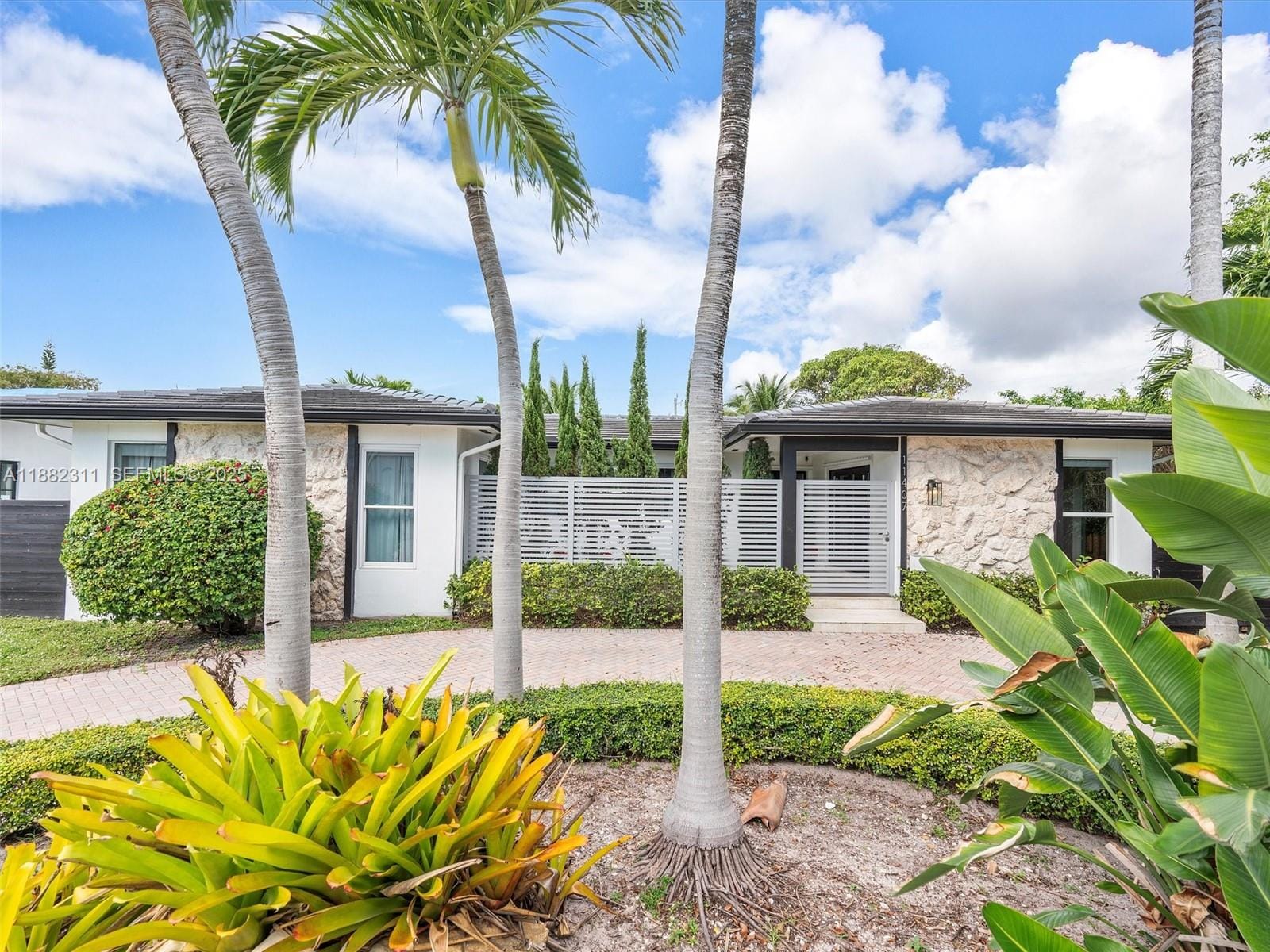 11407 N Bayshore Drive, North Miami, FL 33181 photo 2