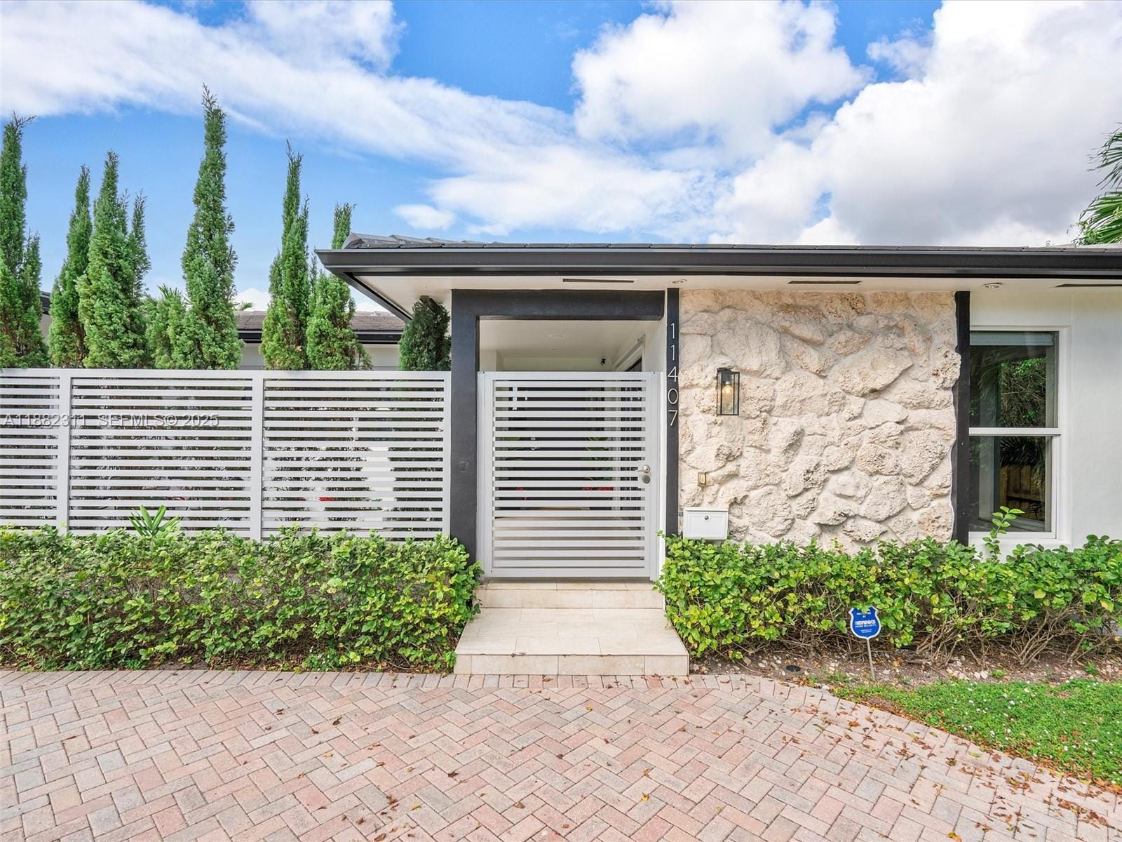 11407 N Bayshore Drive, North Miami, FL 33181 photo 4