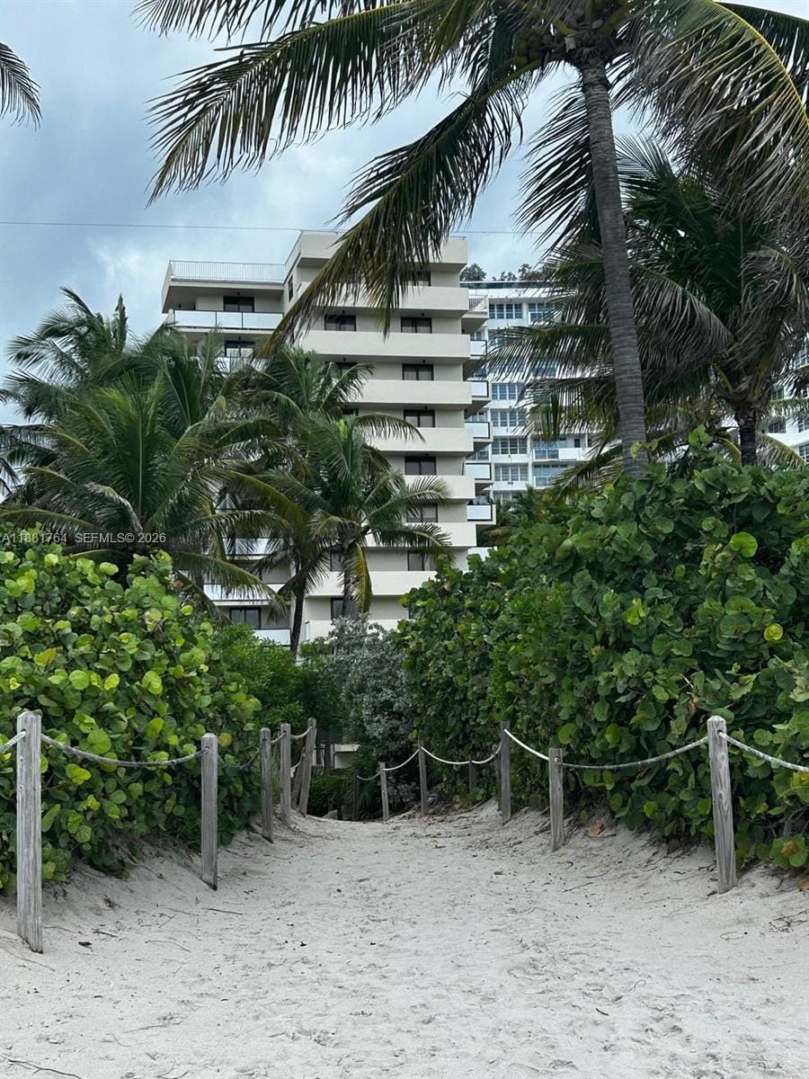 1621 Collins Avenue 701 — photo 4