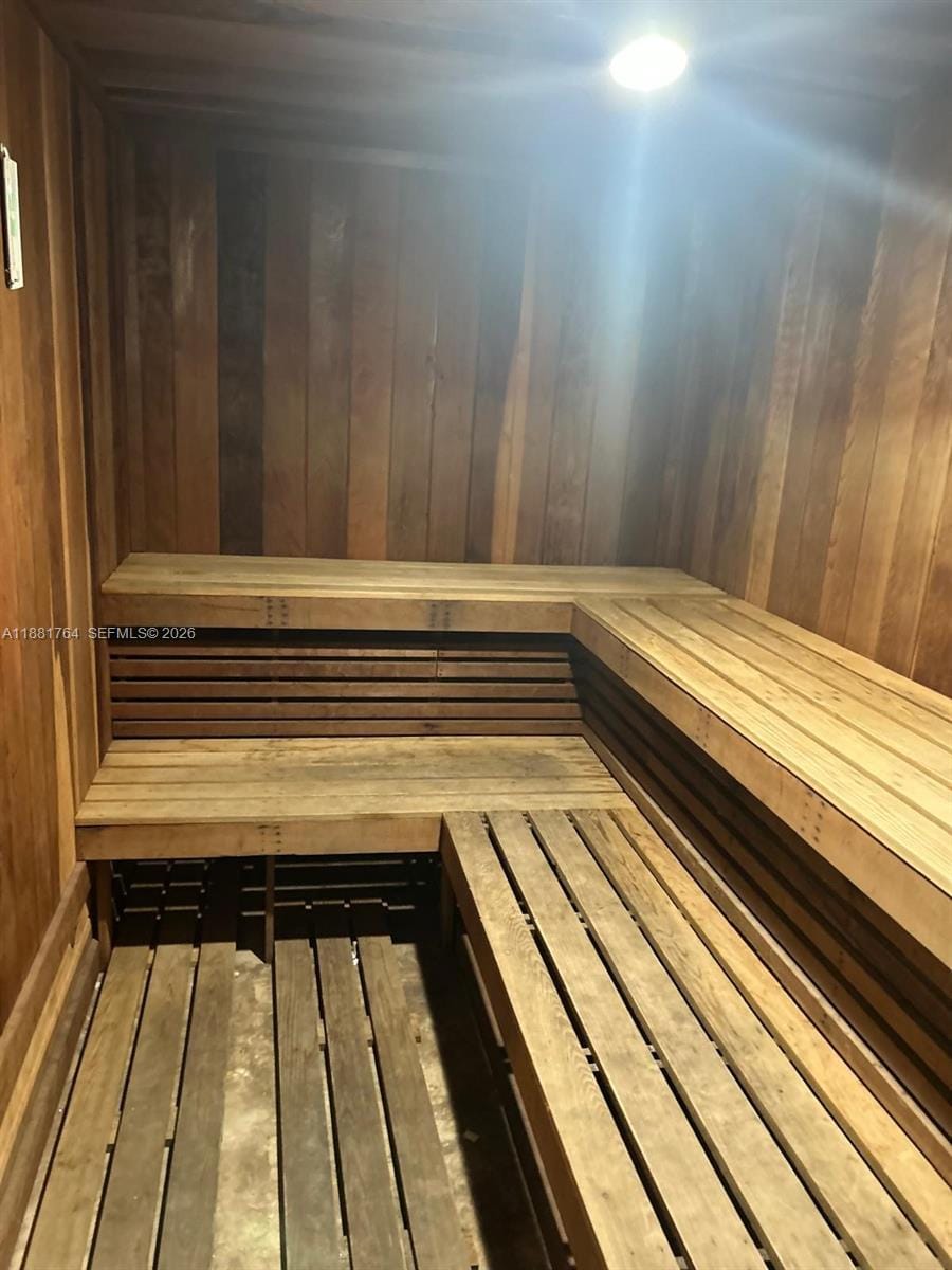 1621 Collins Avenue 701 — photo 10