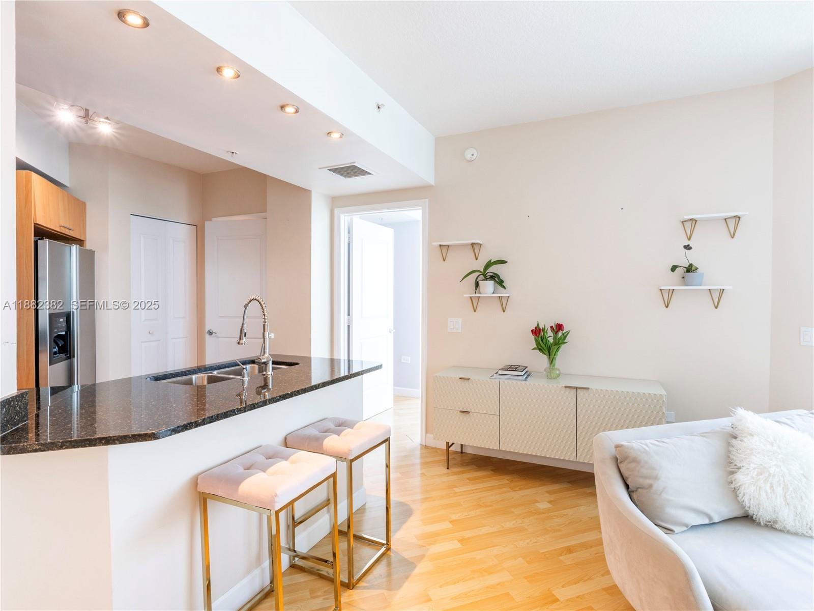 480 NE 30th Street 1103, Miami, FL 33137 photo 5