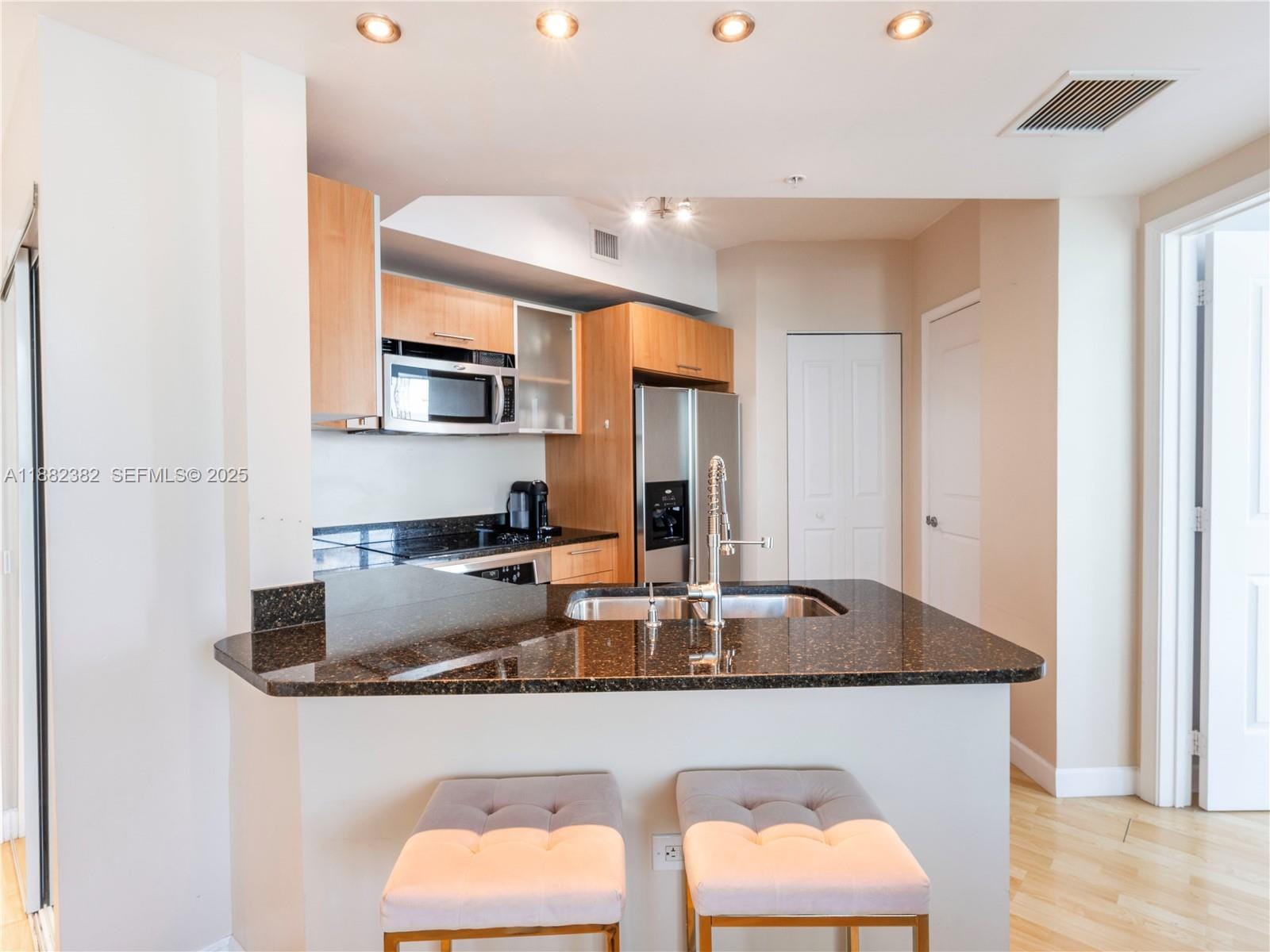 480 NE 30th Street 1103, Miami, FL 33137 photo 9