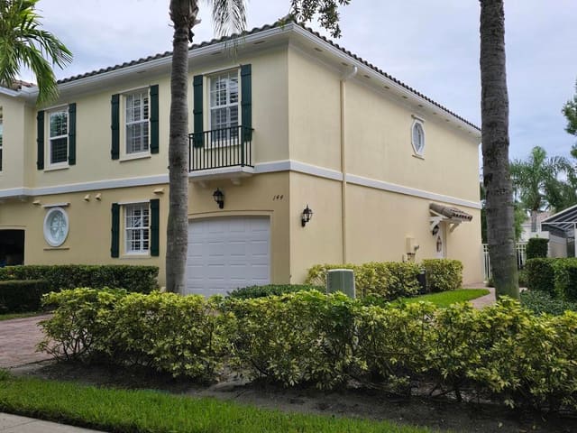 144 Santa Barbara Way, sold in Catalina Lakes, Palm Beach Gardens, FL