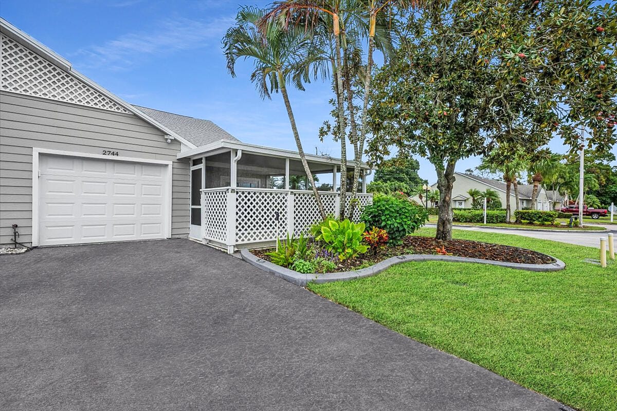 2744 SE Tropical East Circle, Port St. Lucie, FL 34952