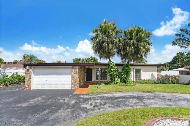 1015 W 64th Street, sold in Westhaven Heights, Hialeah, FL