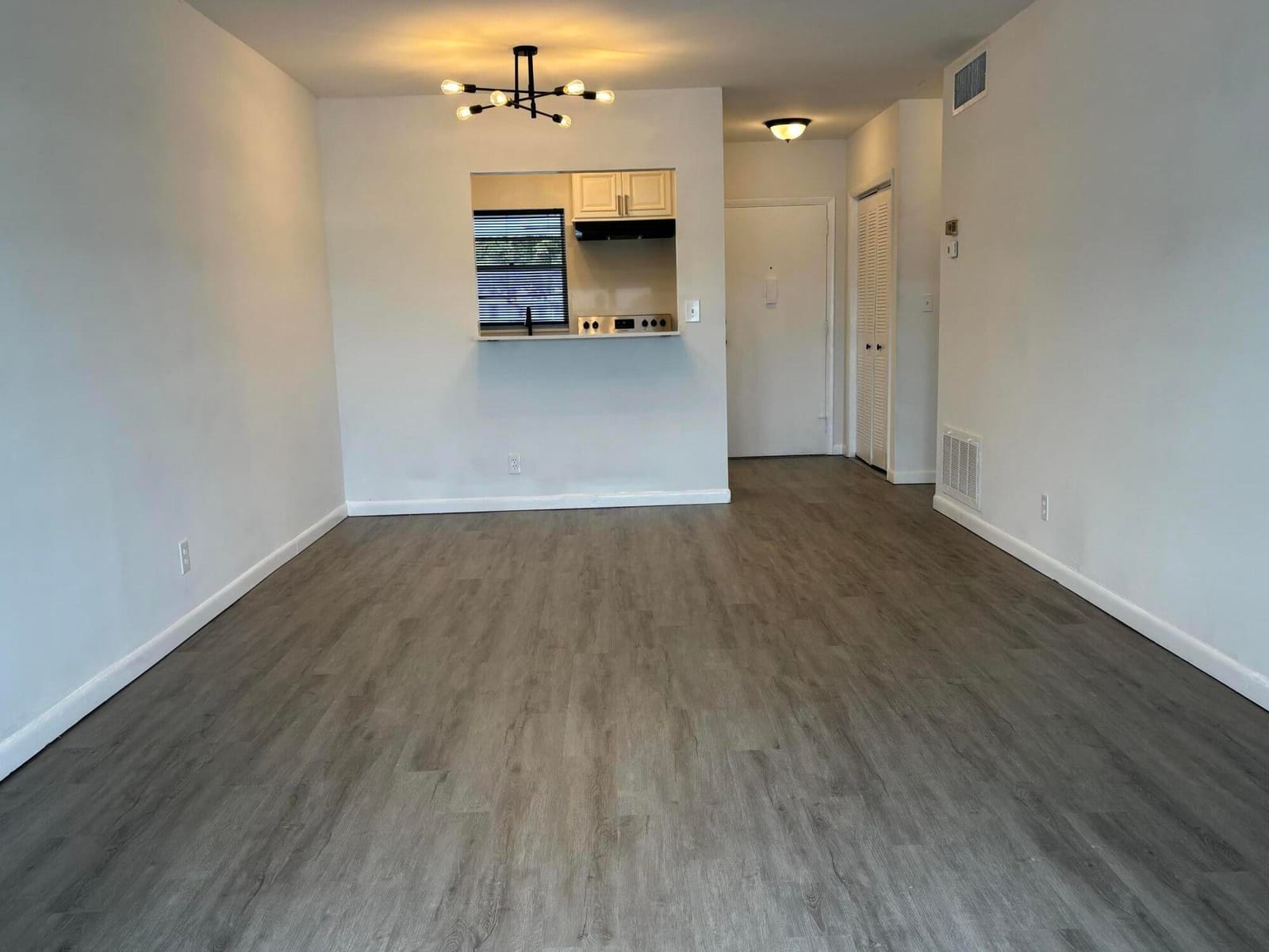 1112 Lake Terrace 207 — photo 7
