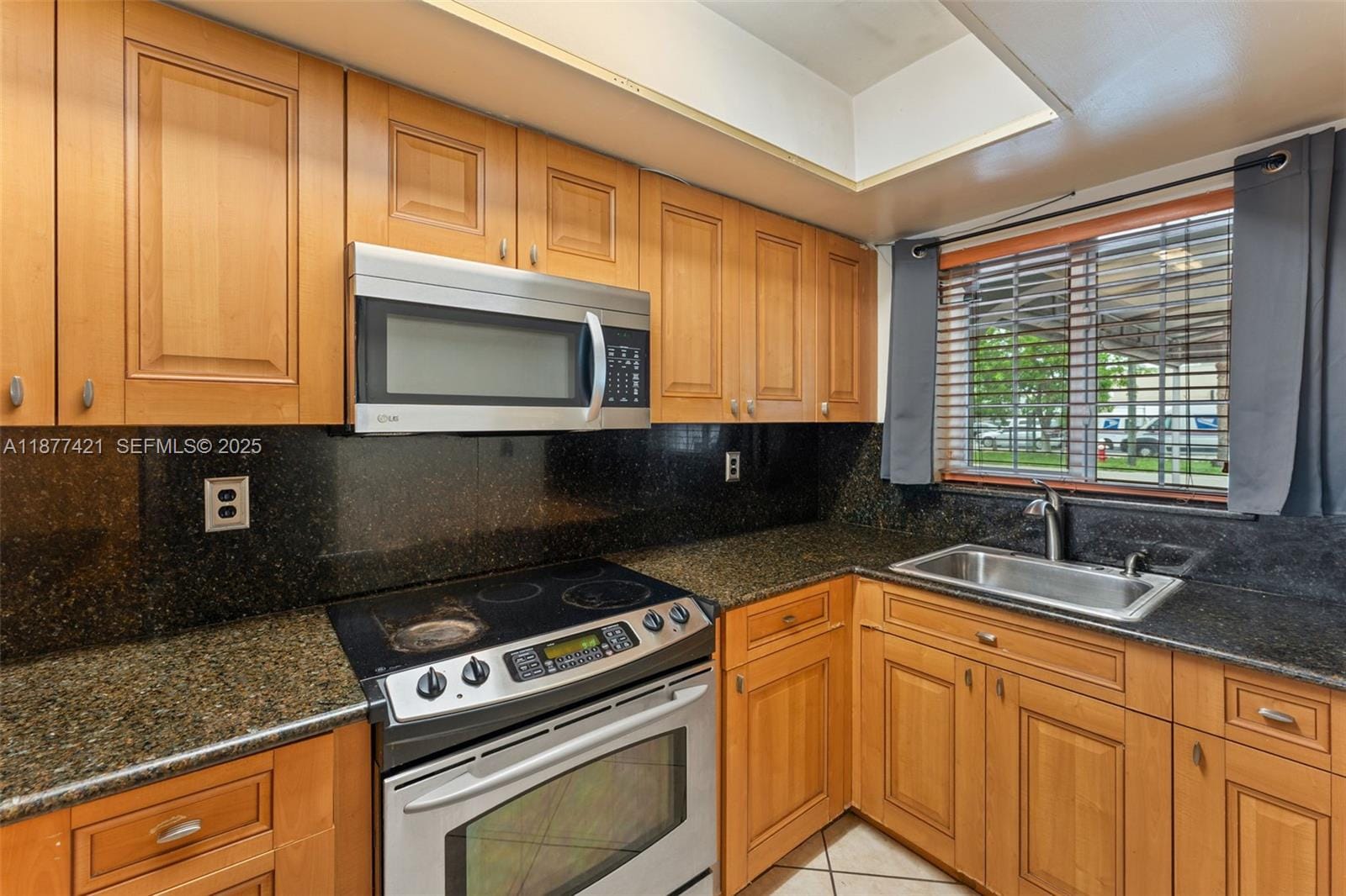 7025 W 19th Court, Hialeah, FL 33014 photo 6