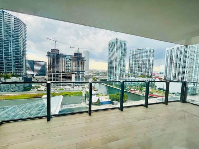68 SE 6th Street 1212, Miami, FL 33131