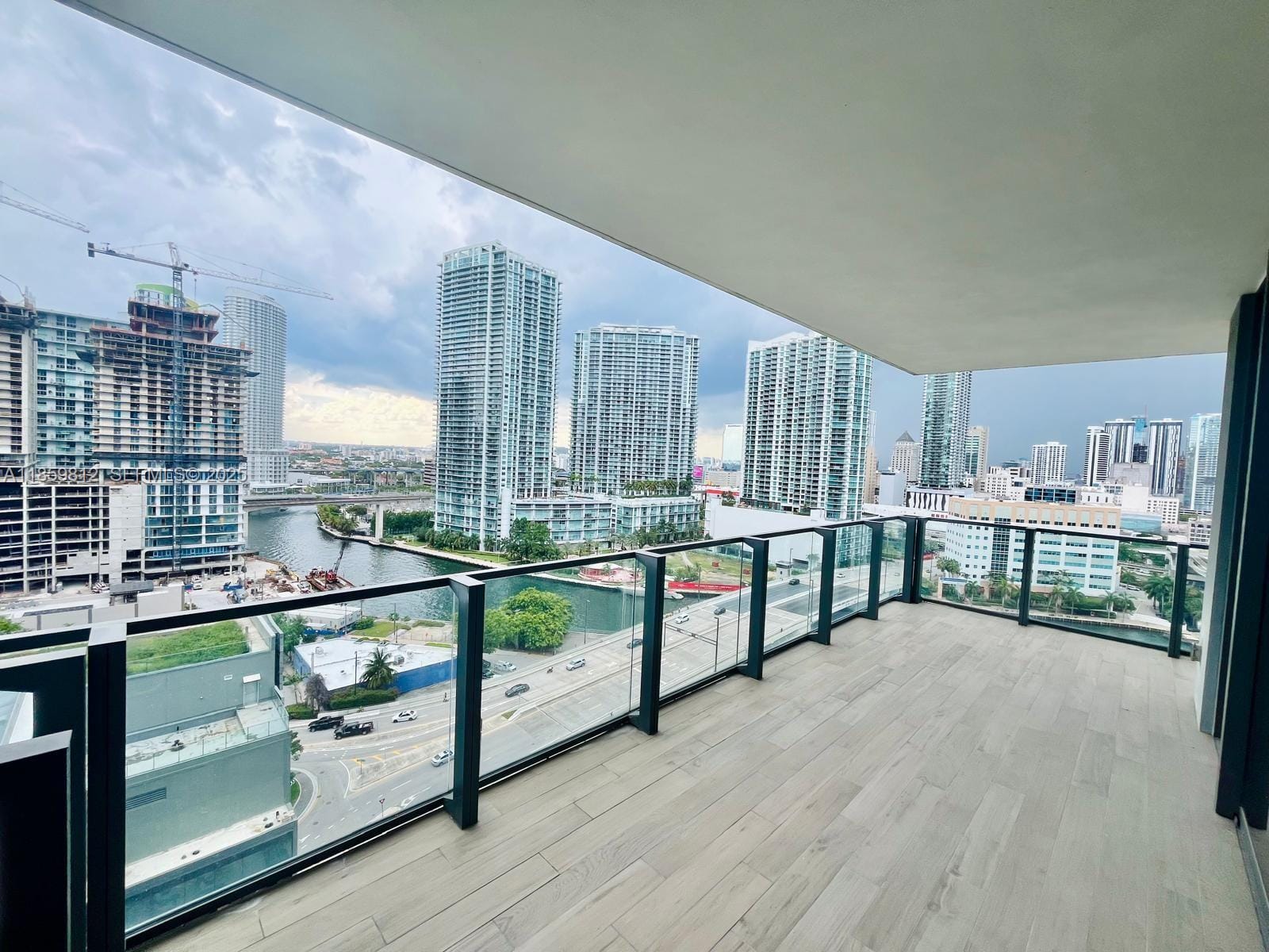 68 SE 6th Street 1212, Miami, FL 33131 photo 2