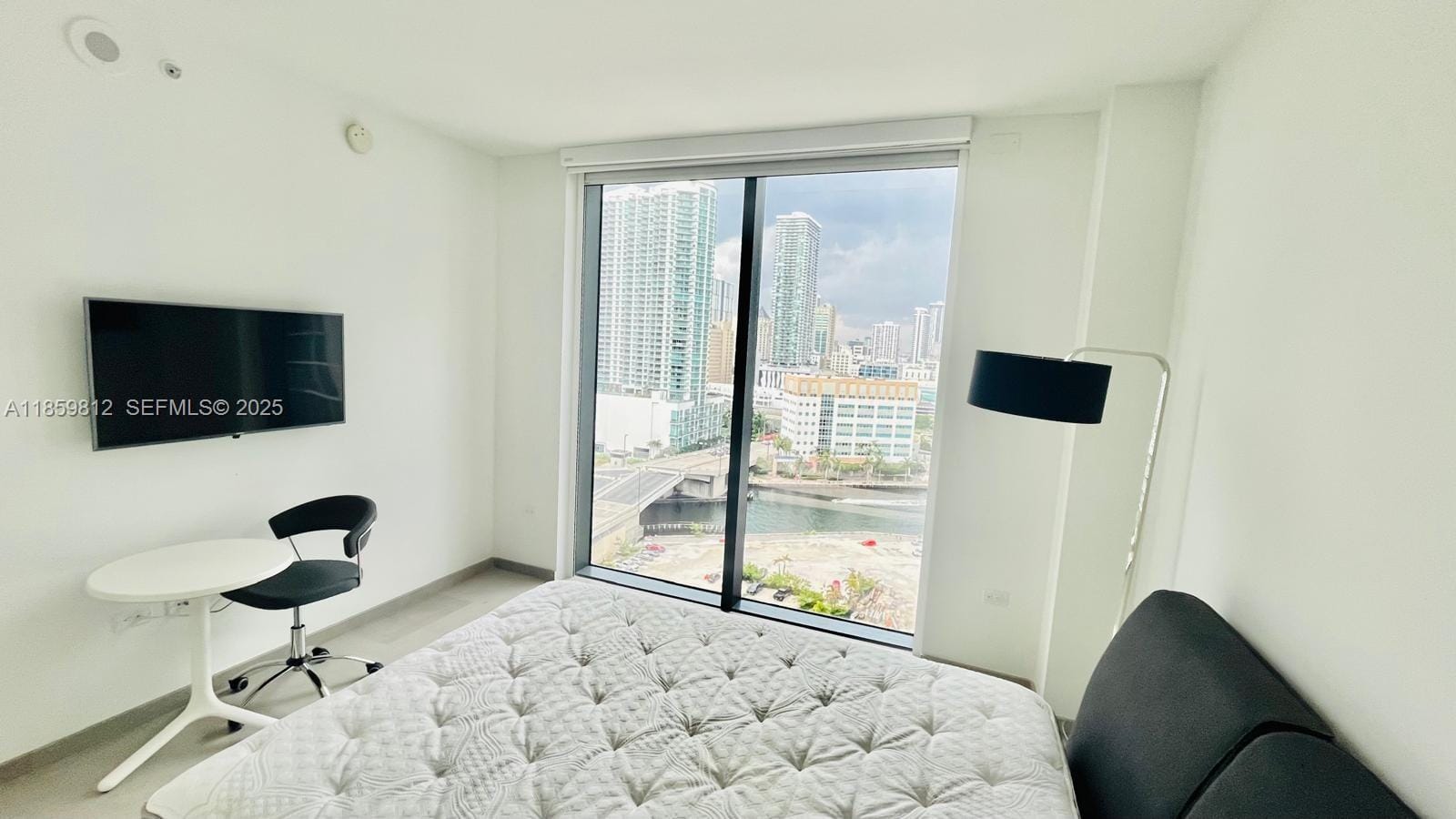 68 SE 6th Street 1212, Miami, FL 33131 photo 22