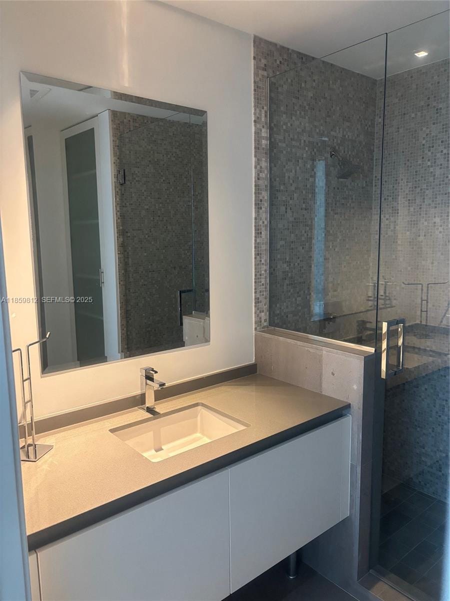 68 SE 6th Street 1212, Miami, FL 33131 photo 24