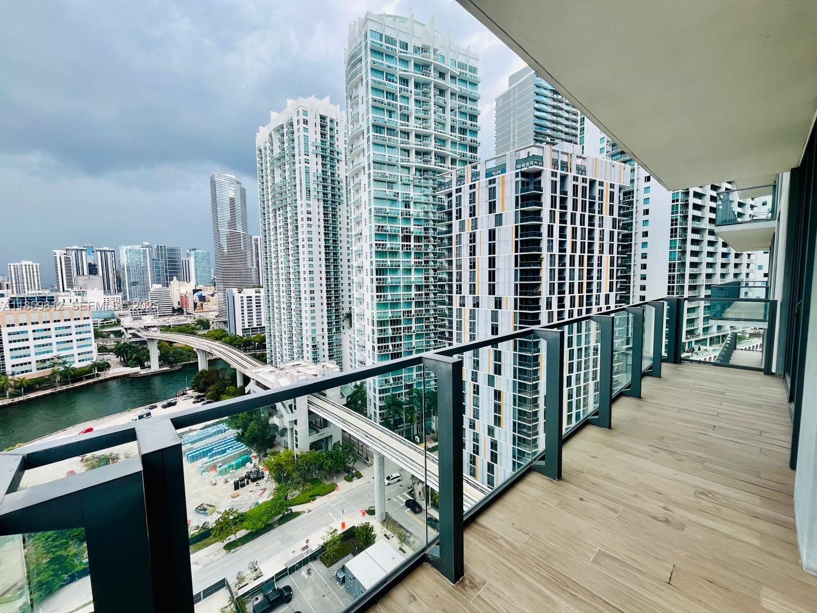 68 SE 6th Street 1212, Miami, FL 33131 photo 4