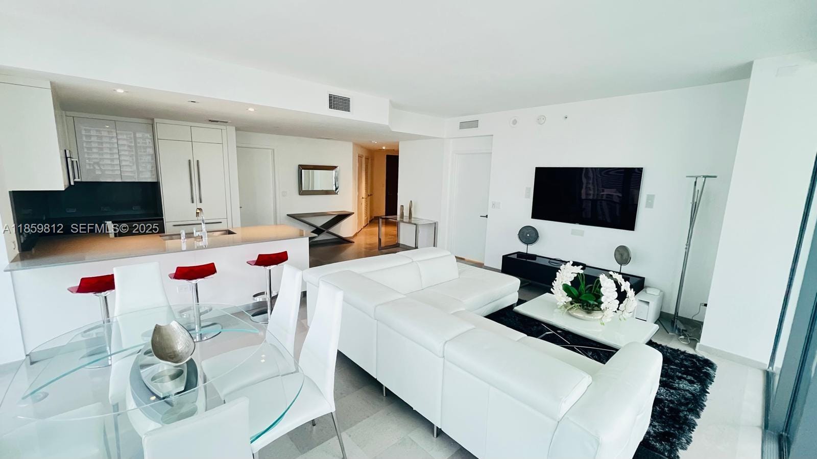68 SE 6th Street 1212, Miami, FL 33131 photo 10